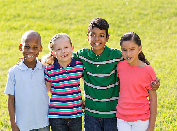 istock Multi-ethnic group of happy kids 185075738