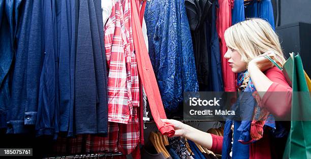 Foto de Giulr Comprar Roupas e mais fotos de stock de Adulto - Adulto, Adulto de idade mediana, Algodão - Malvaceae