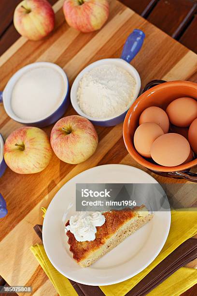 Fetta Di Torta Di Mele - Fotografie stock e altre immagini di Alimentazione sana - Alimentazione sana, Arancione, Cannella