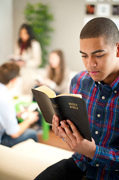 istock bible teenager 185076914
