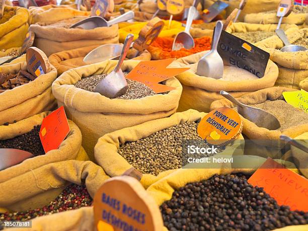 Herb Mercato - Fotografie stock e altre immagini di Corsica - Corsica, Maggiorana, Affari