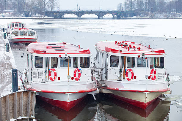 istock Alsterdampfer in the winter 185078387