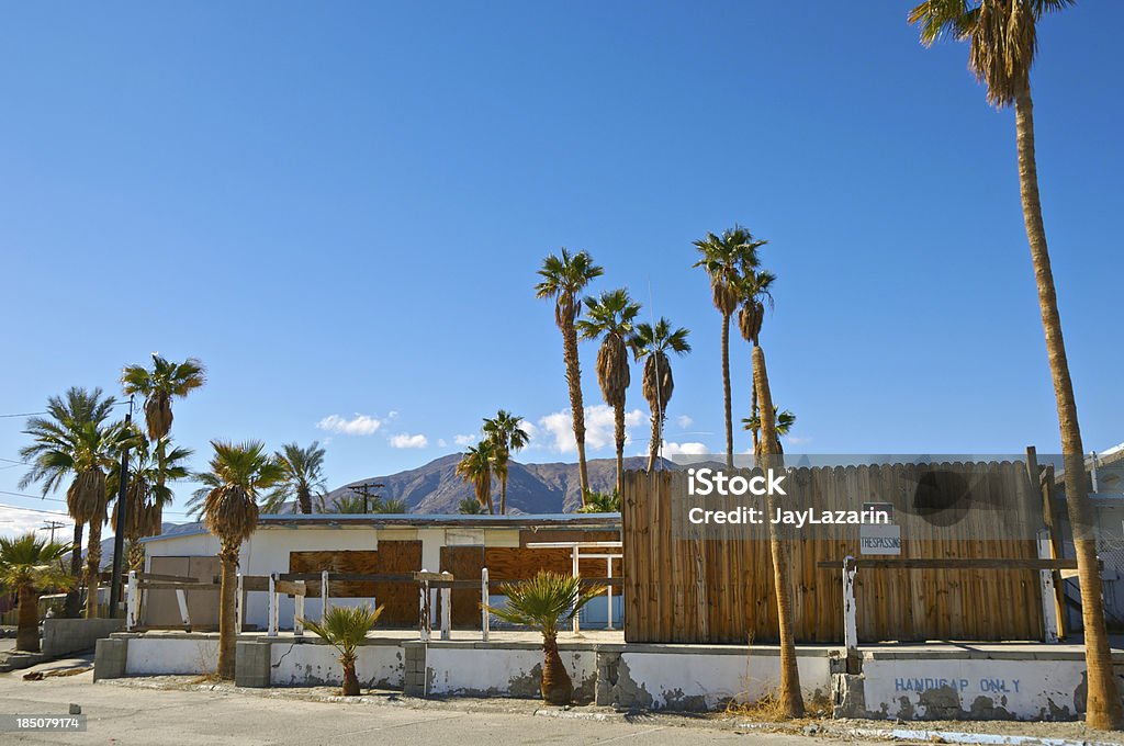 Ciudad de Desert Shores, cierra negocios, complejo turístico en el sur de California, USA - Foto de stock de California libre de derechos