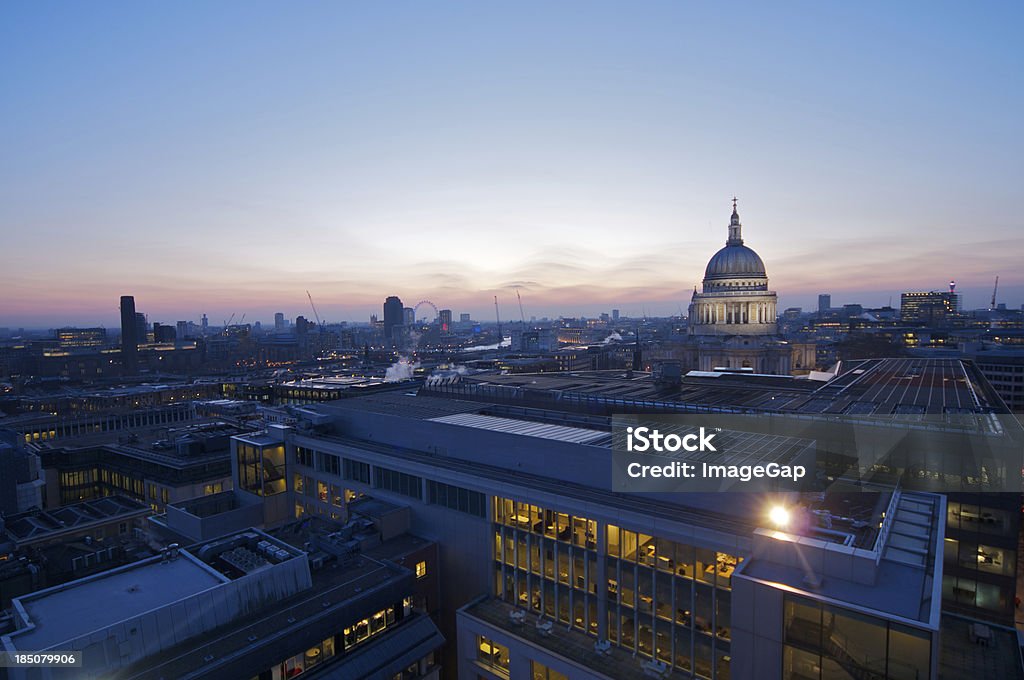 St.Pauls Katedra i dachy of London - Zbiór zdjęć royalty-free (Katedra św. Pawła)