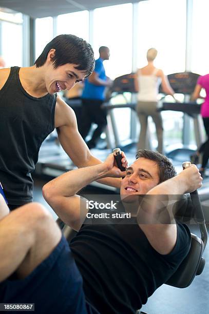 Photo libre de droit de Temps Pour Être En Forme banque d'images et plus d'images libres de droit de Hommes - Hommes, Surpoids, Tapis de course