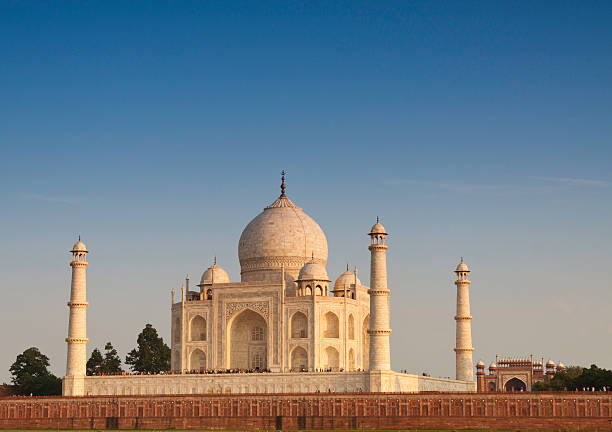istock Taj Mahal, India 185081039