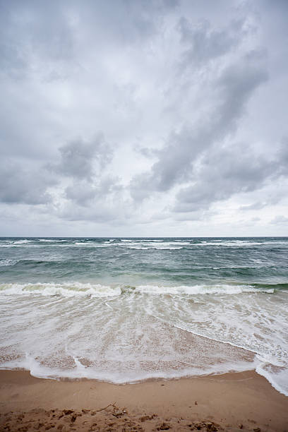 istock Stormy Beach, Lennox Head 185081148