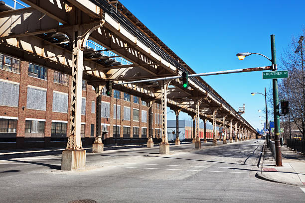 istock Chicago Elevated Railway above Lake Street 185083399