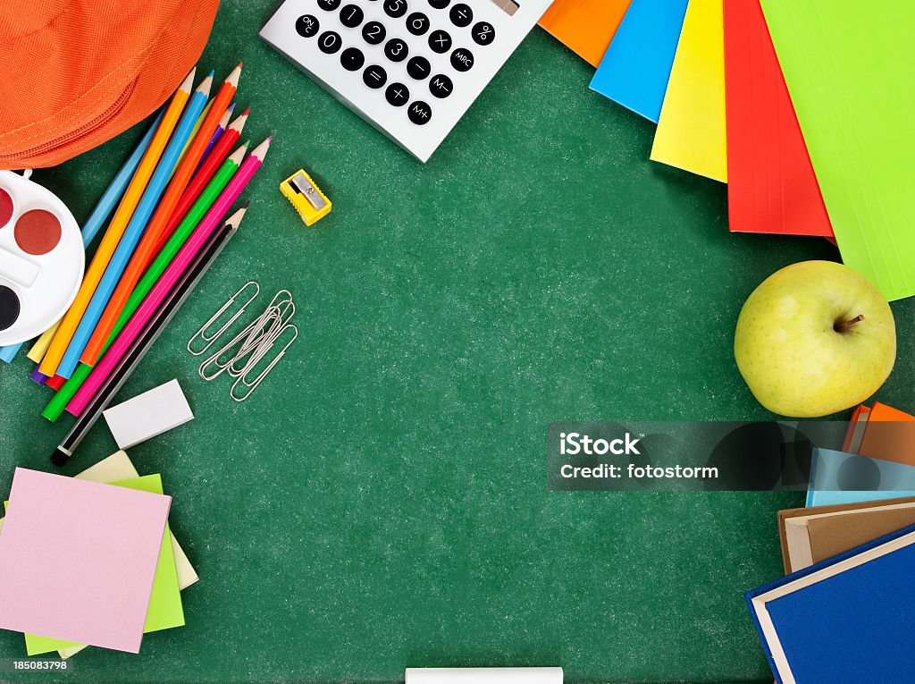 Retour à l'école et fournitures de bureau - Photo de Sac à dos libre de droits