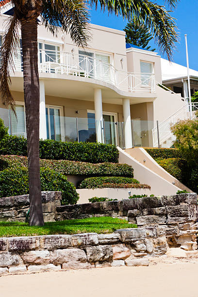 istock Luxury white villa on the beach 185084120