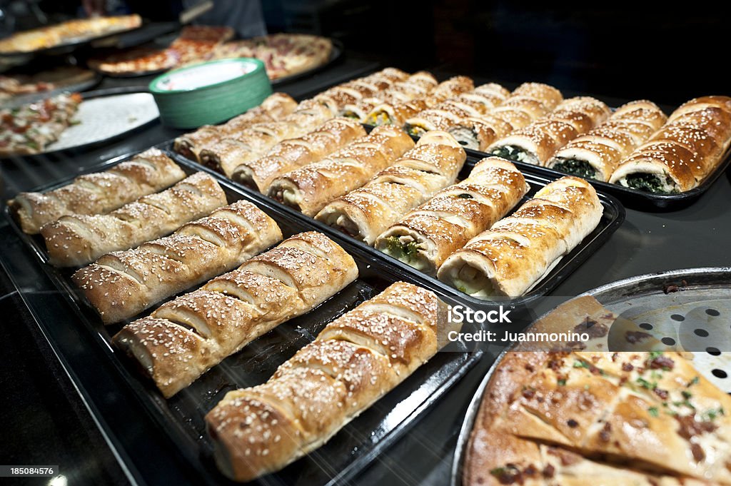 Stromboli (calzone gefüllte pizza - Lizenzfrei Bäckerei Stock-Foto