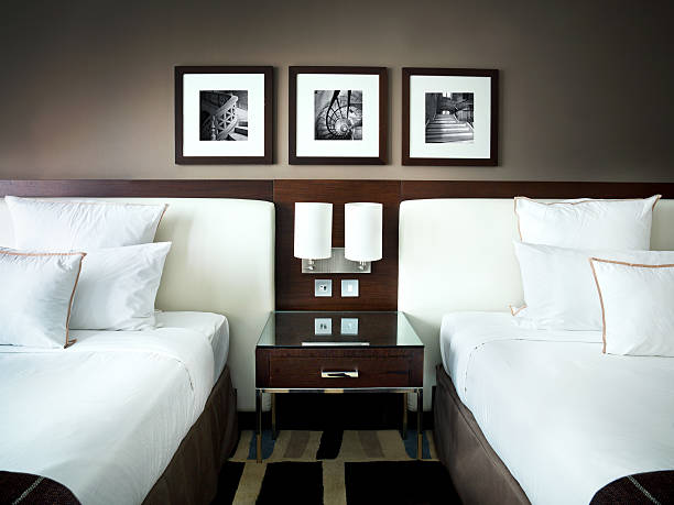 luxuoso quarto de hotel - hotel room hotel bedroom picture frame imagens e fotografias de stock