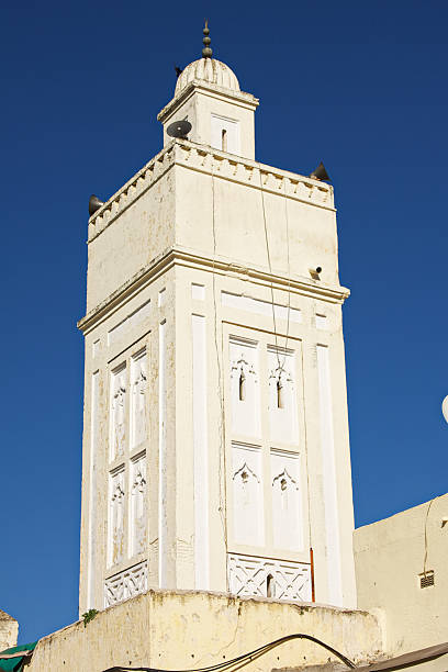 istock Islamic mosque minaret. Fez. Morocco 185085822
