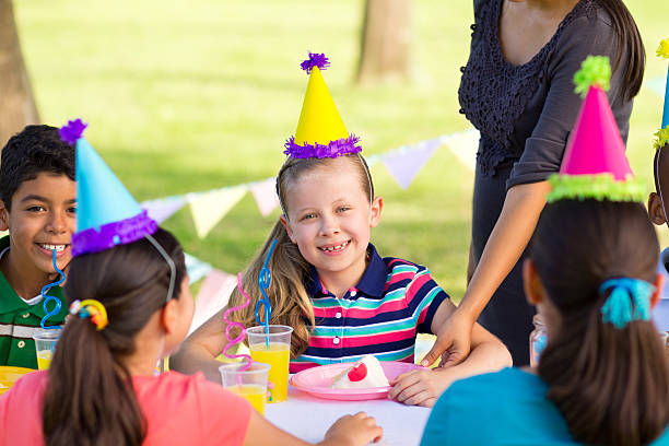 istock Children enjoying the party 185086664