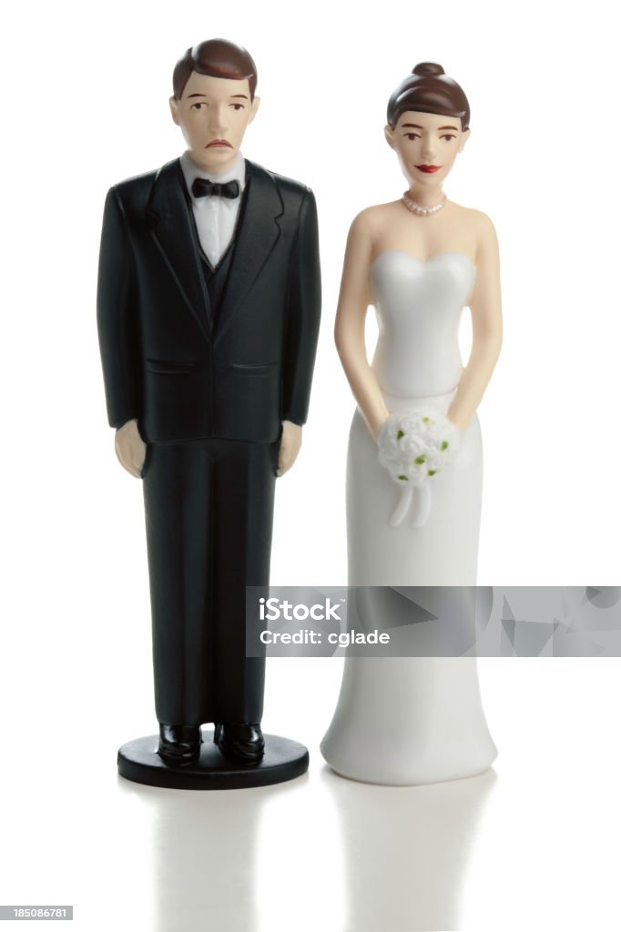 Недовольный жениха Свадьба пара на белом - Стоковые фото Фигурка на свадебный торт роялти-фри