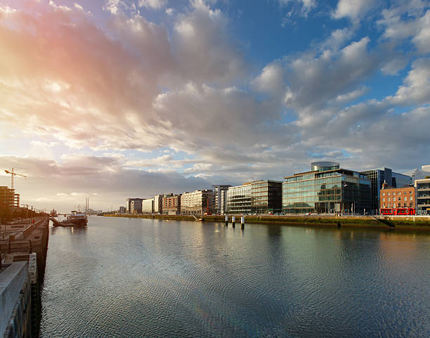 강 리피 in dublin - liffey river 뉴스 사진 이미지