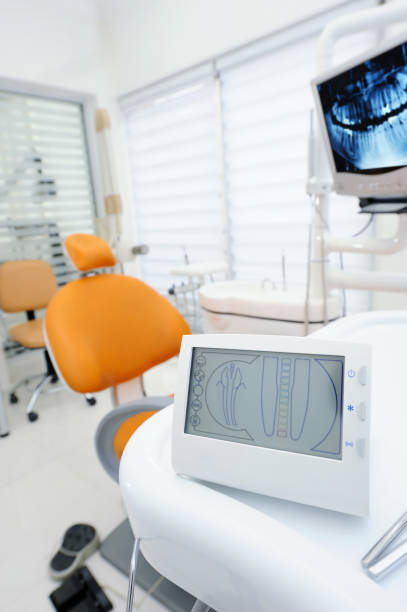 istock Apex locator device for dental canal treatment 185088929