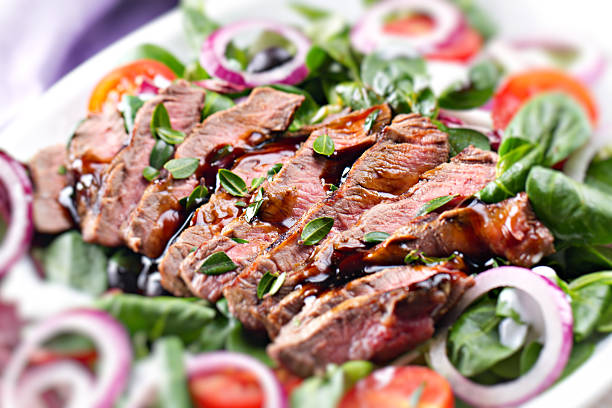 istock Fillet of beef with salad 185090545