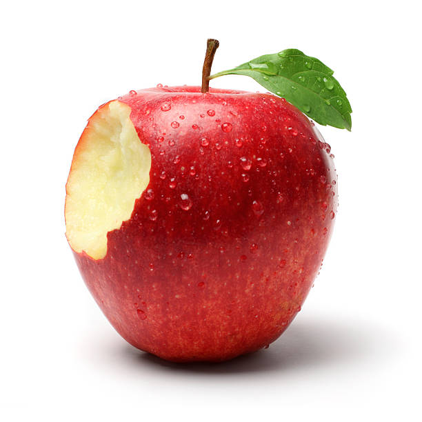morceau sur une pomme rouge - apple missing bite fruit red photos et images de collection