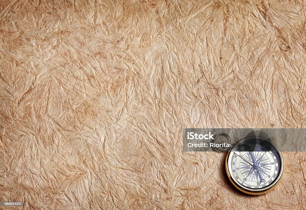 Golden compass no velho papel - Foto de stock de Antigo royalty-free