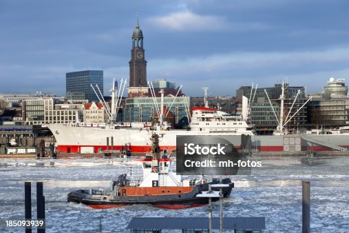 istock Ice on the Elbe 185093939