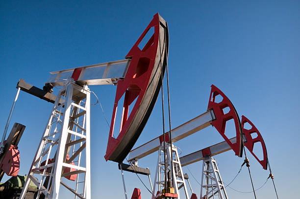 istock Oil extraction from the ground. 185094070