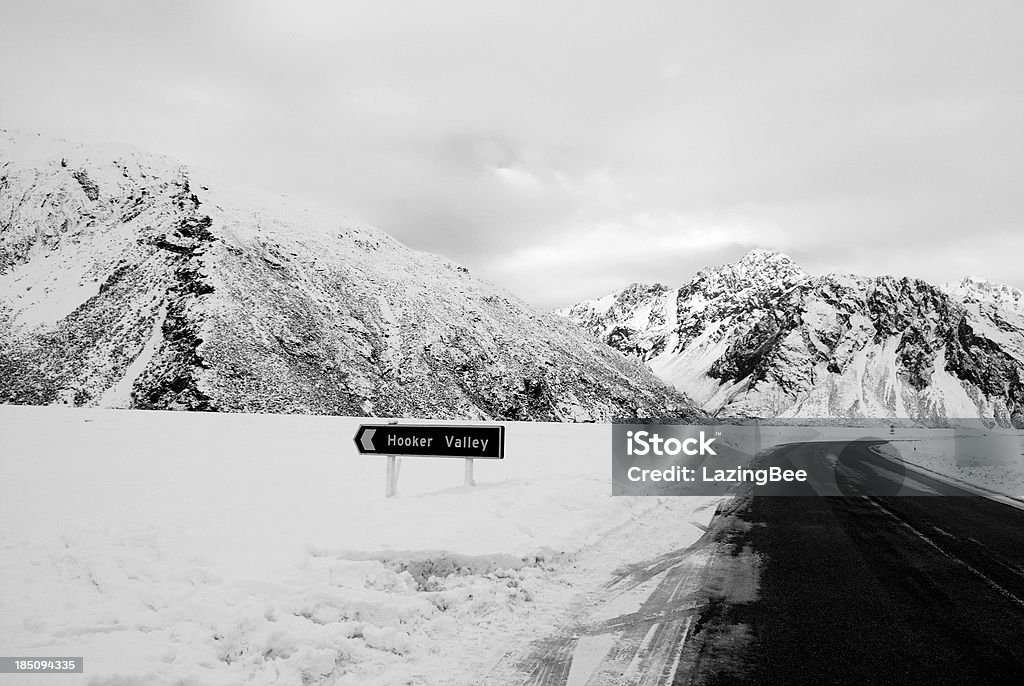 Strada per la valle di Hooker, Aoraki Parco nazionale, NZ - Foto stock royalty-free di Alpi Meridionali della Nuova Zelanda