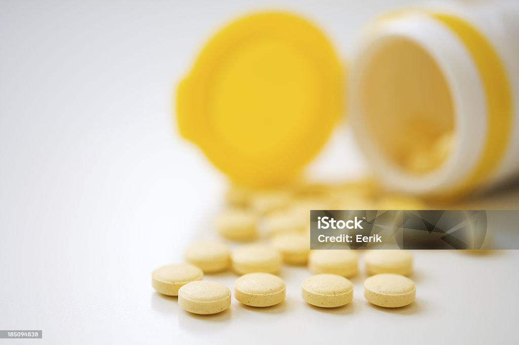 Vitamina pillole - Foto stock royalty-free di Acido ascorbico