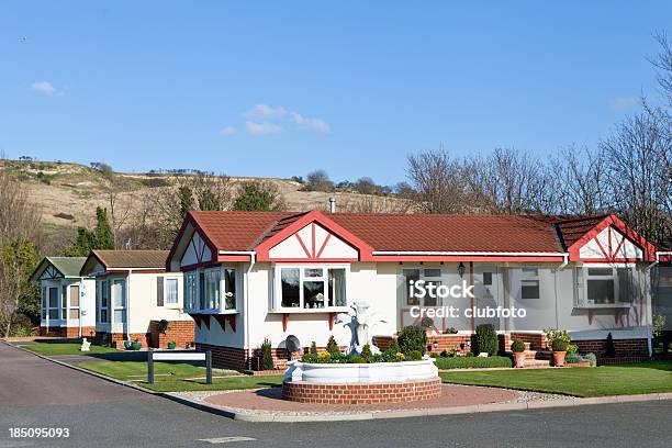 Casas Residenciais Parque Móveis - Fotografias de stock e mais imagens de Edifício residencial - Edifício residencial, Parque público, Casa Móvel