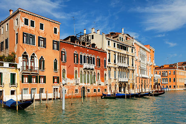 istock Historical palaces along the Grand Canal 185095509