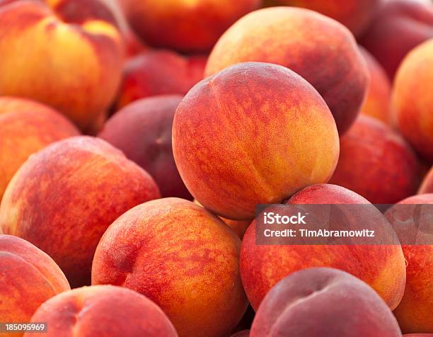 Fresche Peaches - Fotografie stock e altre immagini di Pesca - Frutta - Pesca - Frutta, Frutta, Close-up