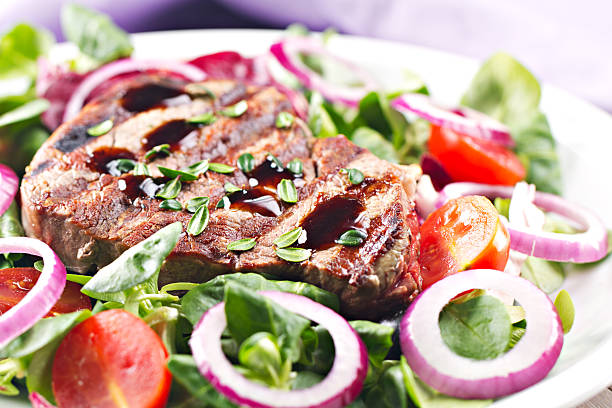istock Fillet of beef with salad 185096439