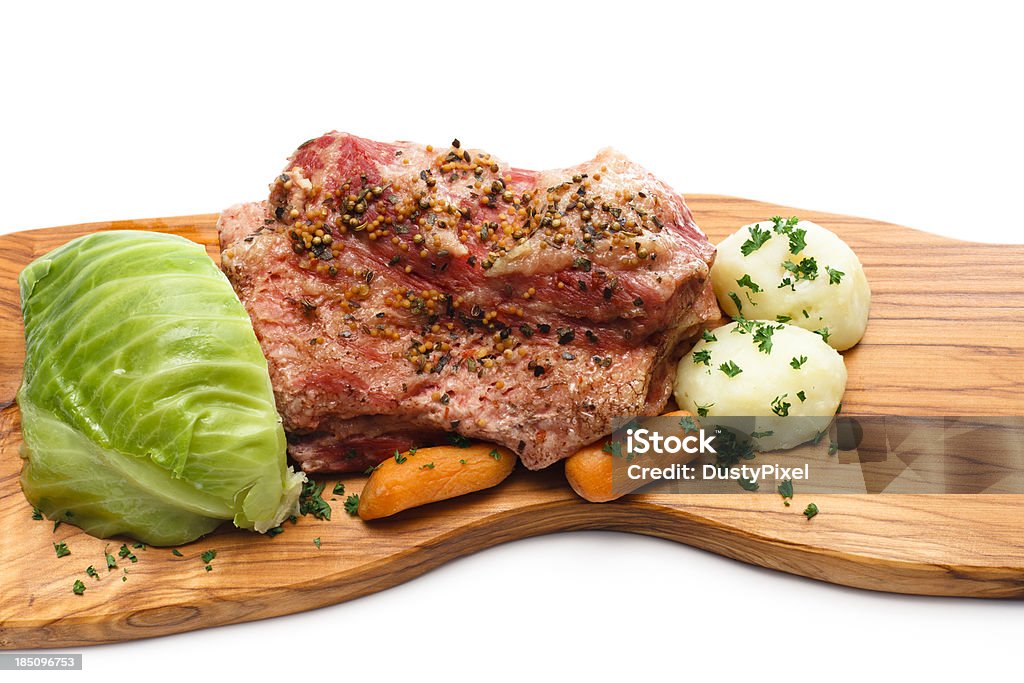 Corned carne de res y el repollo - Foto de stock de Carne de vaca en conserva libre de derechos
