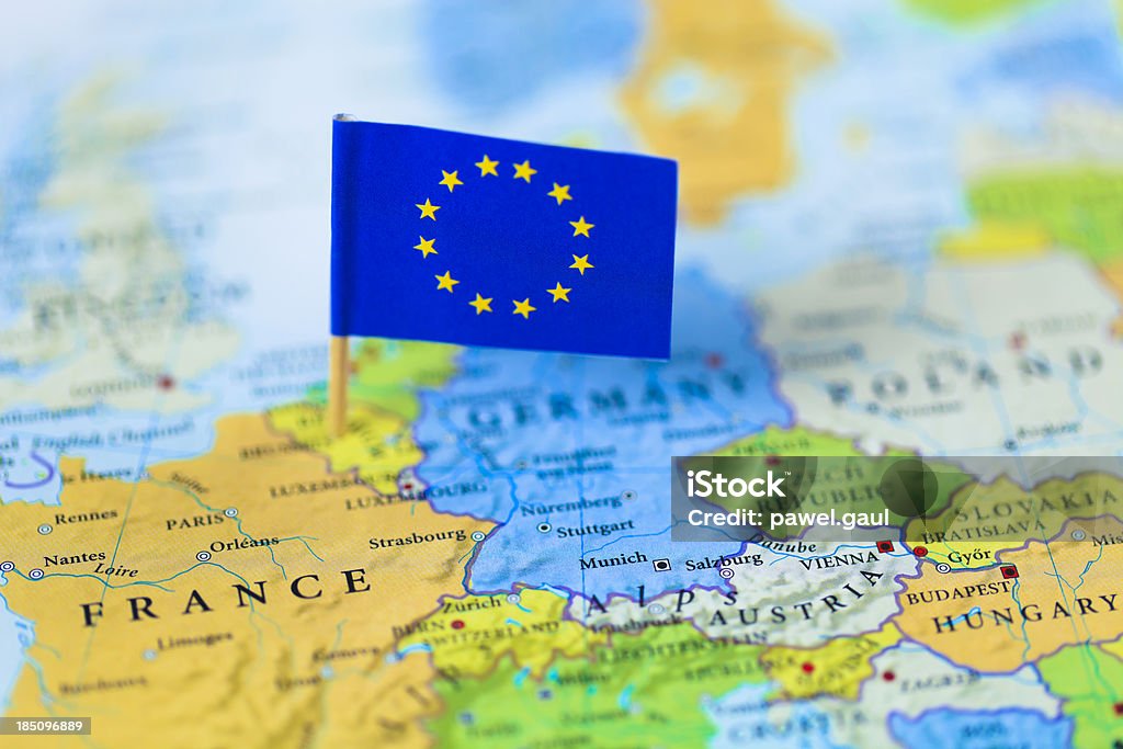 Europäische Union Fahne über Europa Karte - Lizenzfrei Europäische Union Stock-Foto