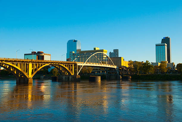 istock Little Rock skyline, river, and bridge 185097662