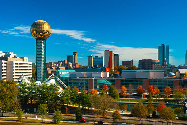 istock Knoxville skyline and Sunsphere 185098412
