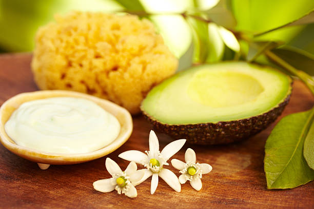 istock Spa still life with avocado mud mask in a bowl 185098826