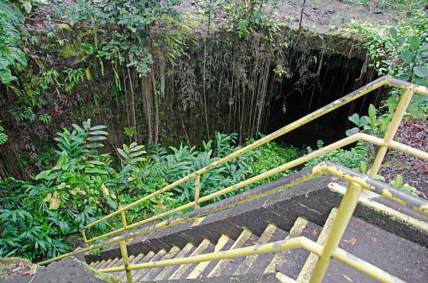istock Stairs to the Kaumana Cave, Hilo 185099762