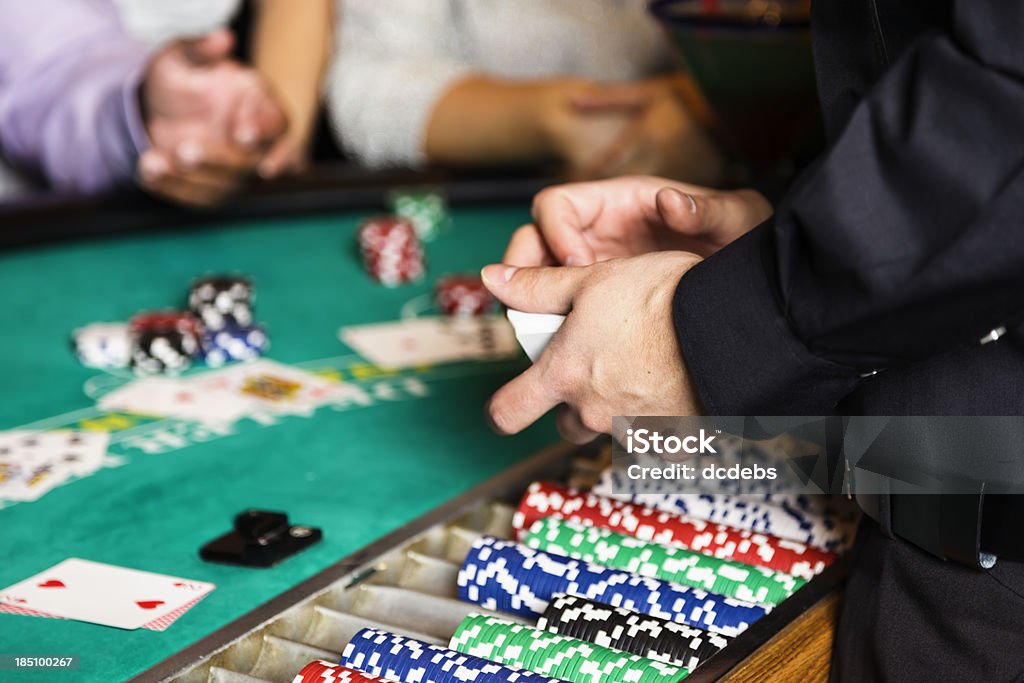 Blackjack automóviles manos en un Casino - Foto de stock de Blackjack libre de derechos
