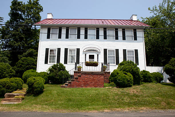 istock American Home in Small Town 185100687