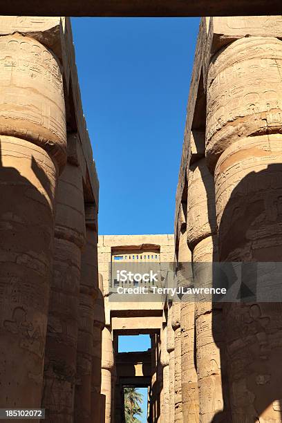 Photo libre de droit de Grande Salle Hypostyle Du Temple De Karnak À Louxor Égypte banque d'images et plus d'images libres de droit de Afrique