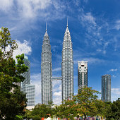 city-skyline-twin-towers-in-kuala-lumpur-45mpix-xxxxl.jpg?b=1&s=170x170&k=20&c=nQzrHyr4CuzCCRp_7nSqH97WP6Rk6J8LapyQTWCDc8E=