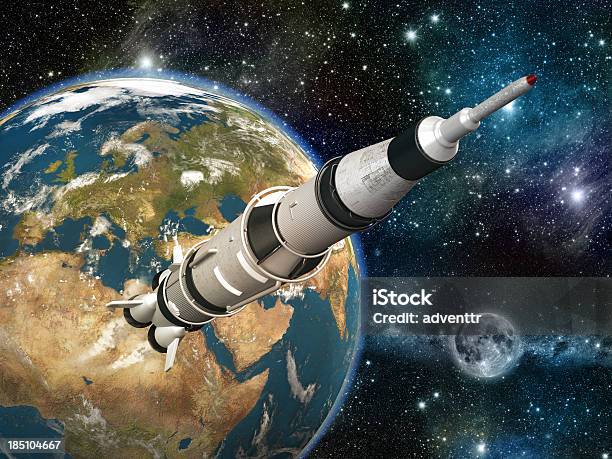 Spaziale Rocket - Fotografie stock e altre immagini di Missile - Razzo spaziale - Missile - Razzo spaziale, Luna, Decollare - Attività