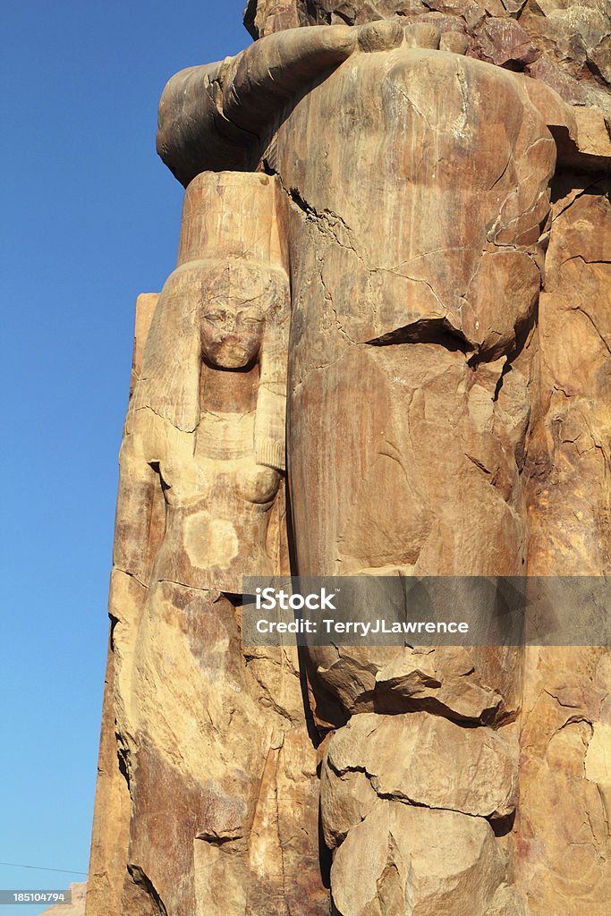巨像の巨像、テーべが置かれた場所、エジプト - アフリカのロイヤリティフリーストックフォト