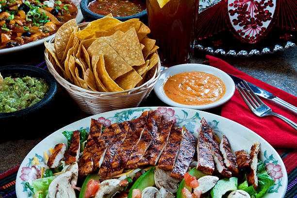 istock Mexican grilled chicken salad 185106247