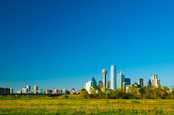 horizonte de dallas grande angular - bank of america plaza - fotografias e filmes do acervo