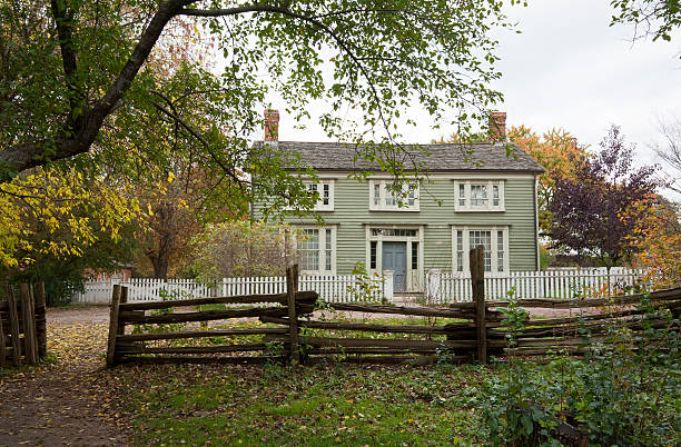 istock Big Ole Wooden House 185109067