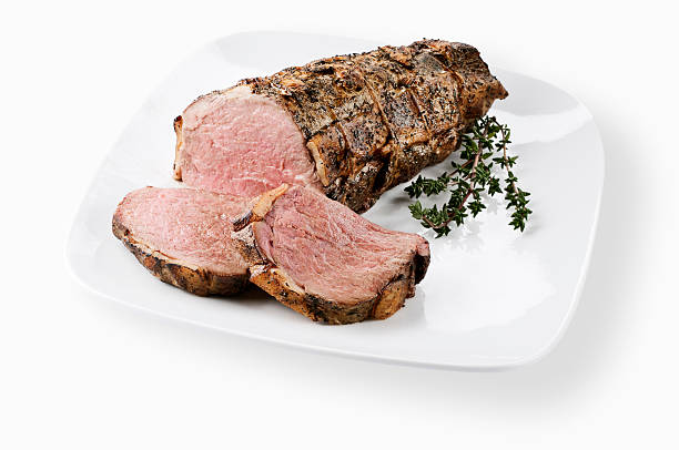 rosbife isolado a branco - meat roast beef tenderloin beef imagens e fotografias de stock