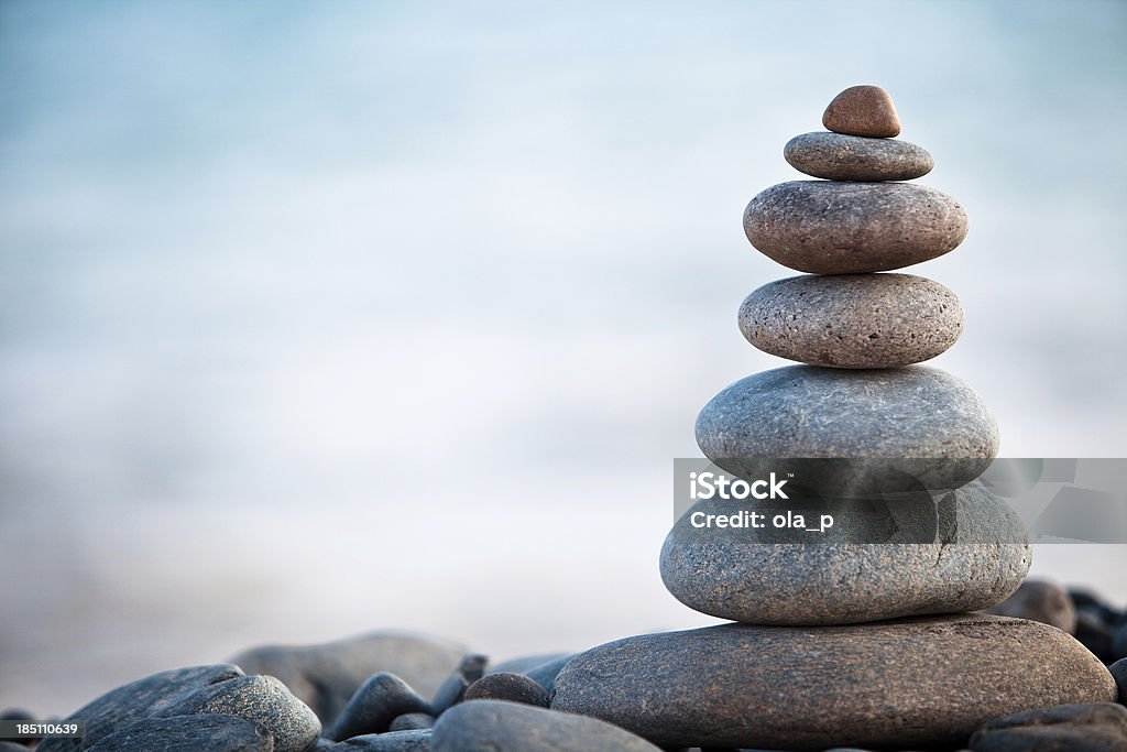 Pile de pierres de galets équilibre - Photo de Caillou libre de droits