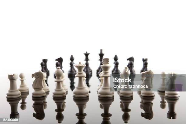 Foto de Chessgame e mais fotos de stock de Arranjar - Arranjar, Branco, Brincar